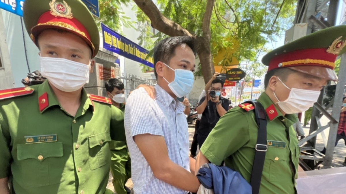 Nóng 24h: Thêm 1 giám đốc CDC bị khởi tố vì nhận "hoa hồng" của Việt Á
